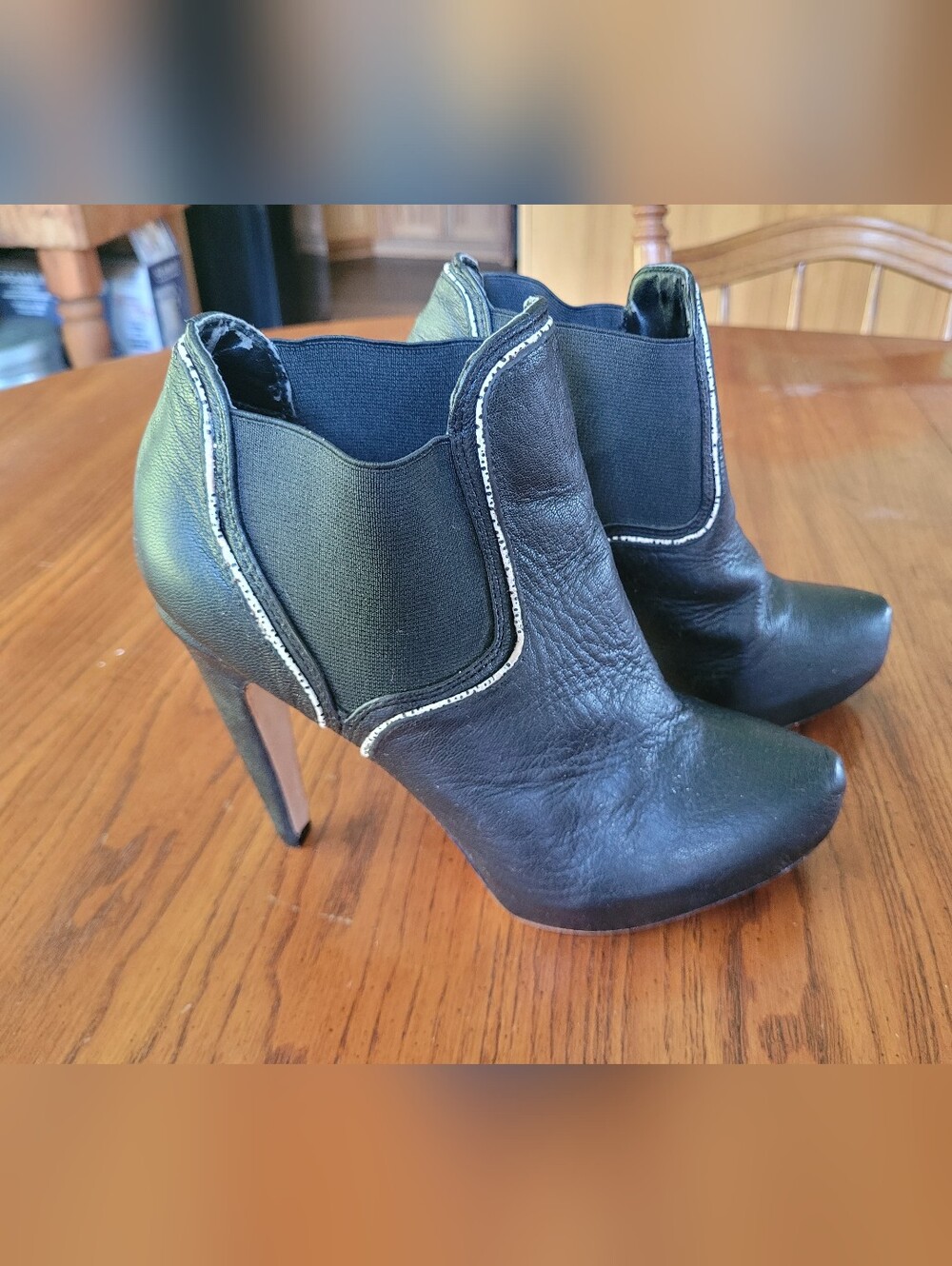 Circus by Sam Edelman Black Leather Chelsea Ankle Booties – Size 8.5